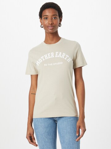 92 The Studio - Camiseta en gris: frente