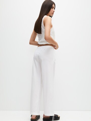 Pull&Bear Loosefit Bukser i hvid