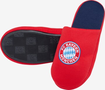 FC BAYERN MÜNCHEN Slippers in Red: front