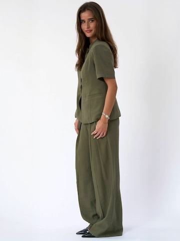 Regular Pantalon ' Isolde ' TEESHOPPEN en vert