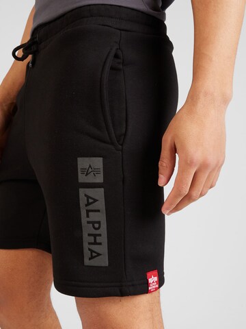 ALPHA INDUSTRIES Szabványos Nadrág - fekete