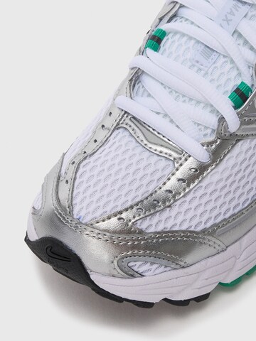 Nike Sportswear Platform trainers 'AIR MAX MOTO 2K' in White