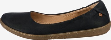 EL NATURALISTA Ballet Flats in Black