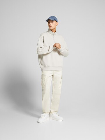 Regular Pantalon cargo Bershka en blanc