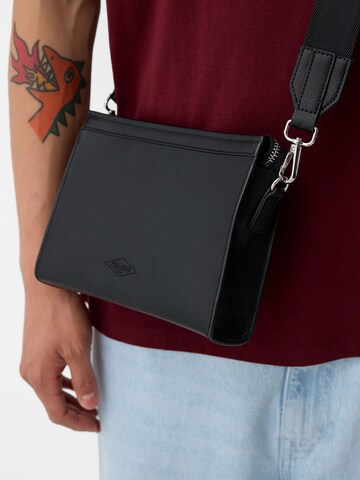 Borsa a tracolla di Bershka in nero