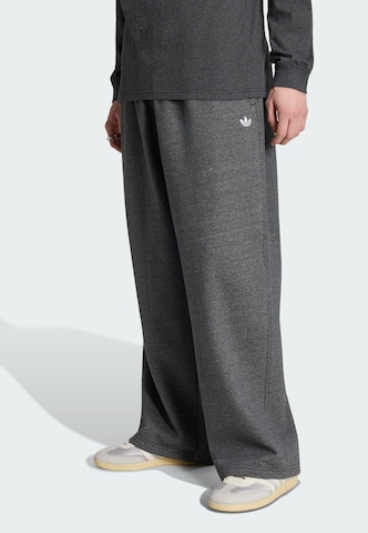 ADIDAS ORIGINALS Baggy Broek 'Trefoil Essentials' in Grijs: voorkant