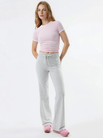 Flared Pantaloni di Busem in grigio