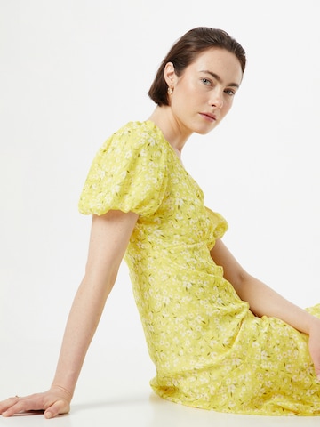 Robe d’été 'Hayden' Forever New en jaune