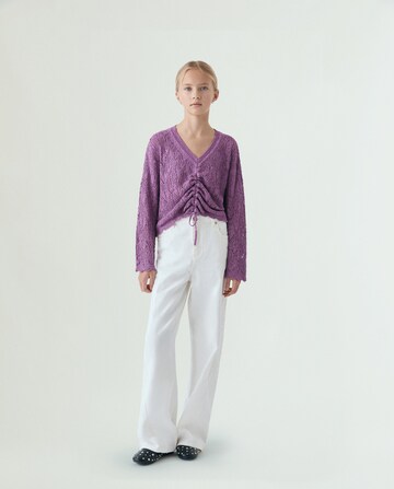 Scalpers Sweater in Purple: front