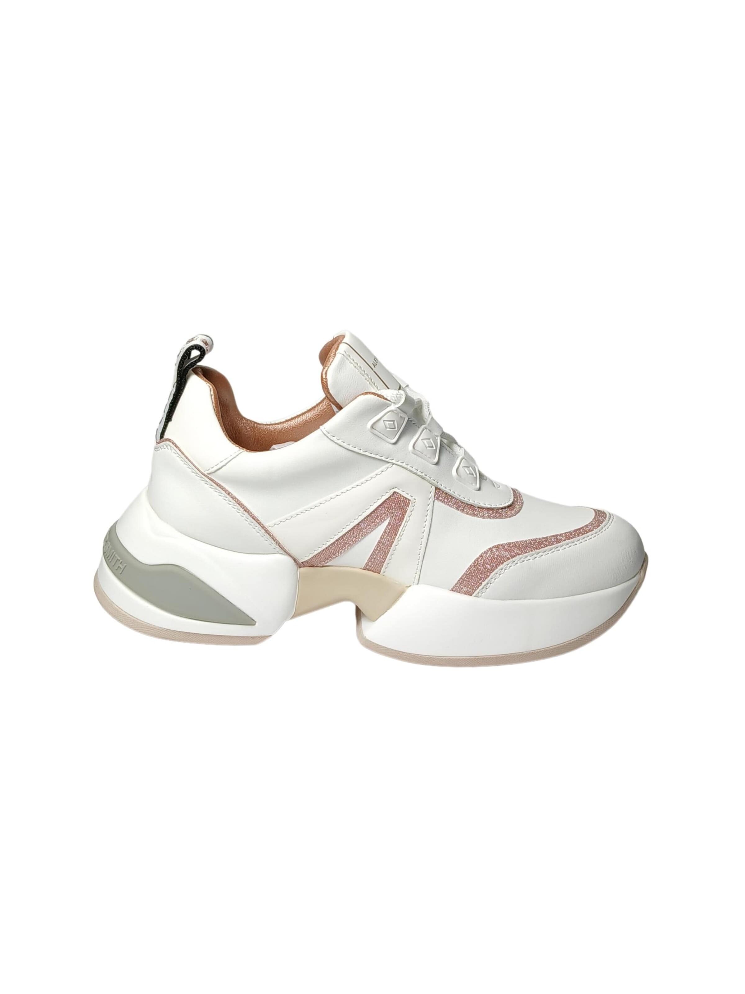 Alexander Smith Sneakers in White: front