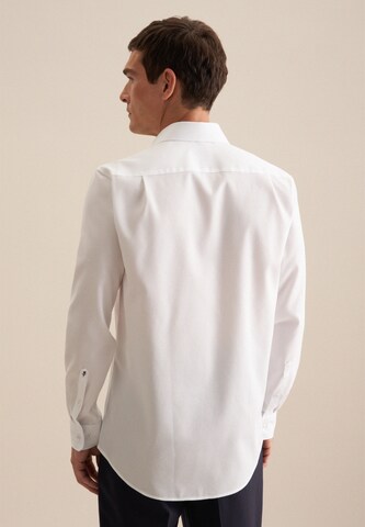 Coupe regular Chemise business SEIDENSTICKER en blanc