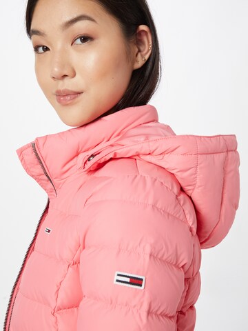 Tommy Jeans Vinterjacka 'Essential' i rosa