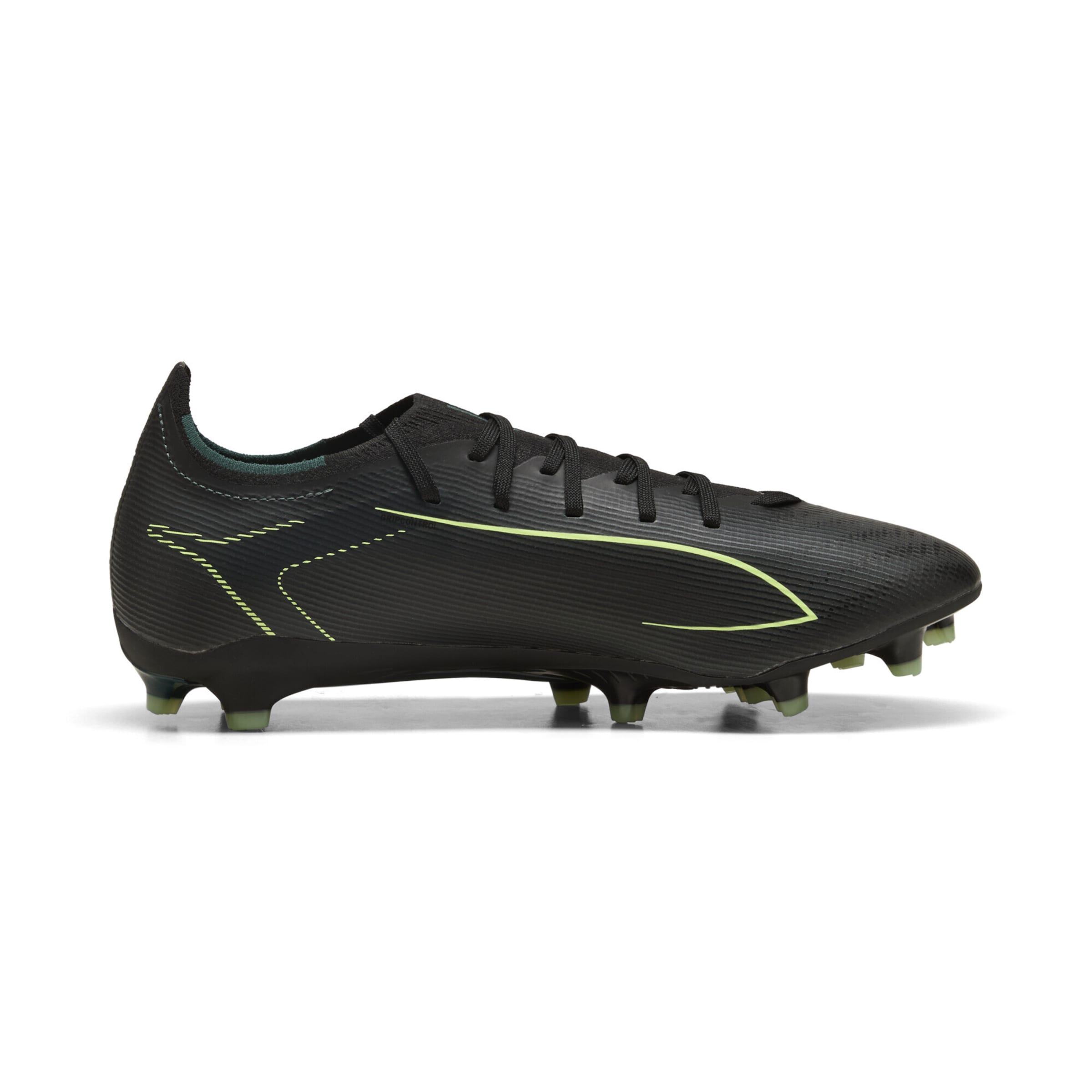 Scarpa da calcio 'Ultra 6 Match' di PUMA in nero