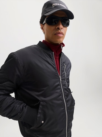 JACK & JONES Преходно яке 'JCOTRACE' в черно