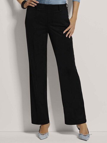 MADELEINE Loosefit Broek in Zwart: voorkant