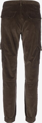 Urban Classics Tapered Cargo Pants in Green