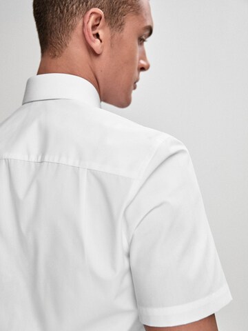 Next Regular Fit Hemd 'Easy Care' in Weiß