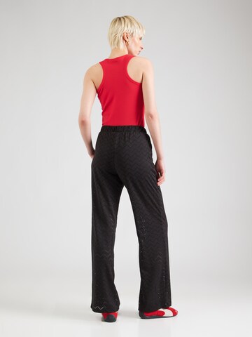 Wide leg Pantaloni 'VMTHAS' di VERO MODA in nero
