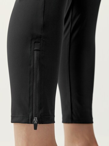 Effilé Pantalon de sport 'Airla' Born Living Yoga en noir