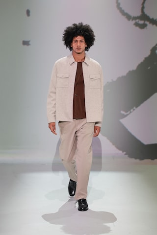 WE Fashion Демисезонная куртка в Бежевый