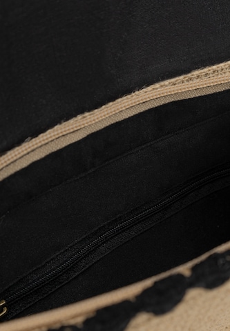 IZIA Clutch in Beige