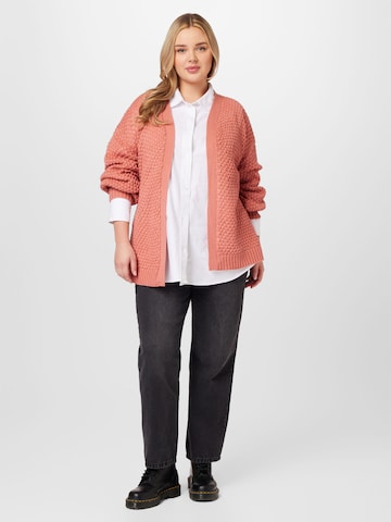 Cardigan EVOKED en rose