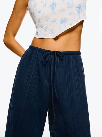 Bershka Zúžený strih Nohavice - Modrá