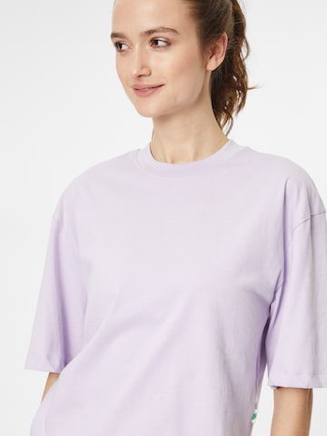 T-shirt Urban Classics en violet