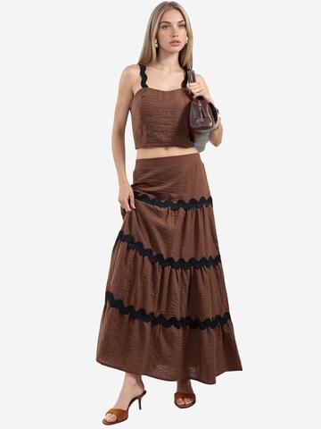 Tenue d'intérieur MSN Collection en marron : devant