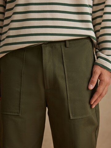 DAN FOX APPAREL Loosefit Hose 'Timon' (GOTS) in Grün