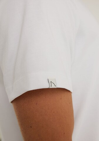 CHASIN' Shirt 'Brace-B' in White