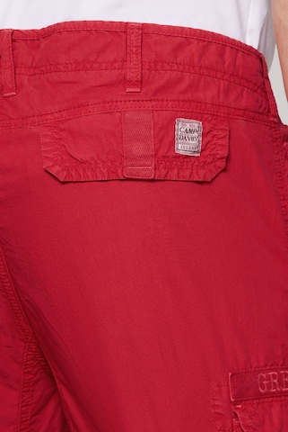 CAMP DAVID Regular Shorts in Rot