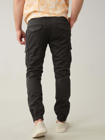 Effilé Pantalon 'Garden' Deeluxe en gris