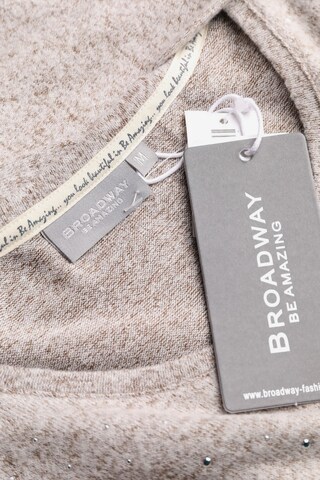 BROADWAY NYC FASHION Sweater & Cardigan in M in Brown