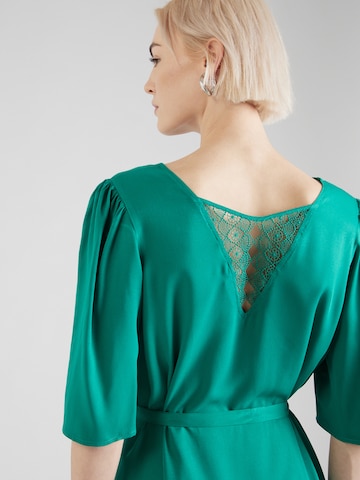 Rochie 'SOMMI' de la VILA pe verde