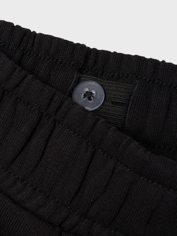 Regular Pantaloni 'HAVNE' de la NAME IT pe negru