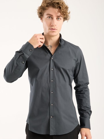 7Camicie Slim fit Zakelijk overhemd 'Leonardo Sport Poplin Stretch Man Shirt Brown' in Grijs: voorkant