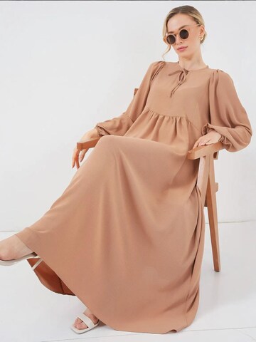 Robe Bigdart en beige