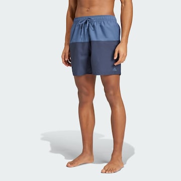 ADIDAS PERFORMANCE - Bermudas en azul: frente