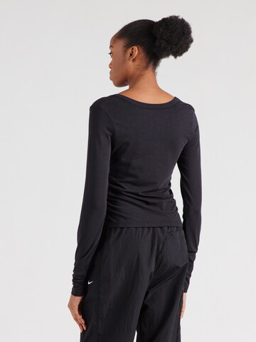 Nike Sportswear Shirt in Schwarz
