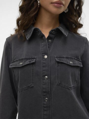 Chemisier 'JENNIE' VERO MODA en noir