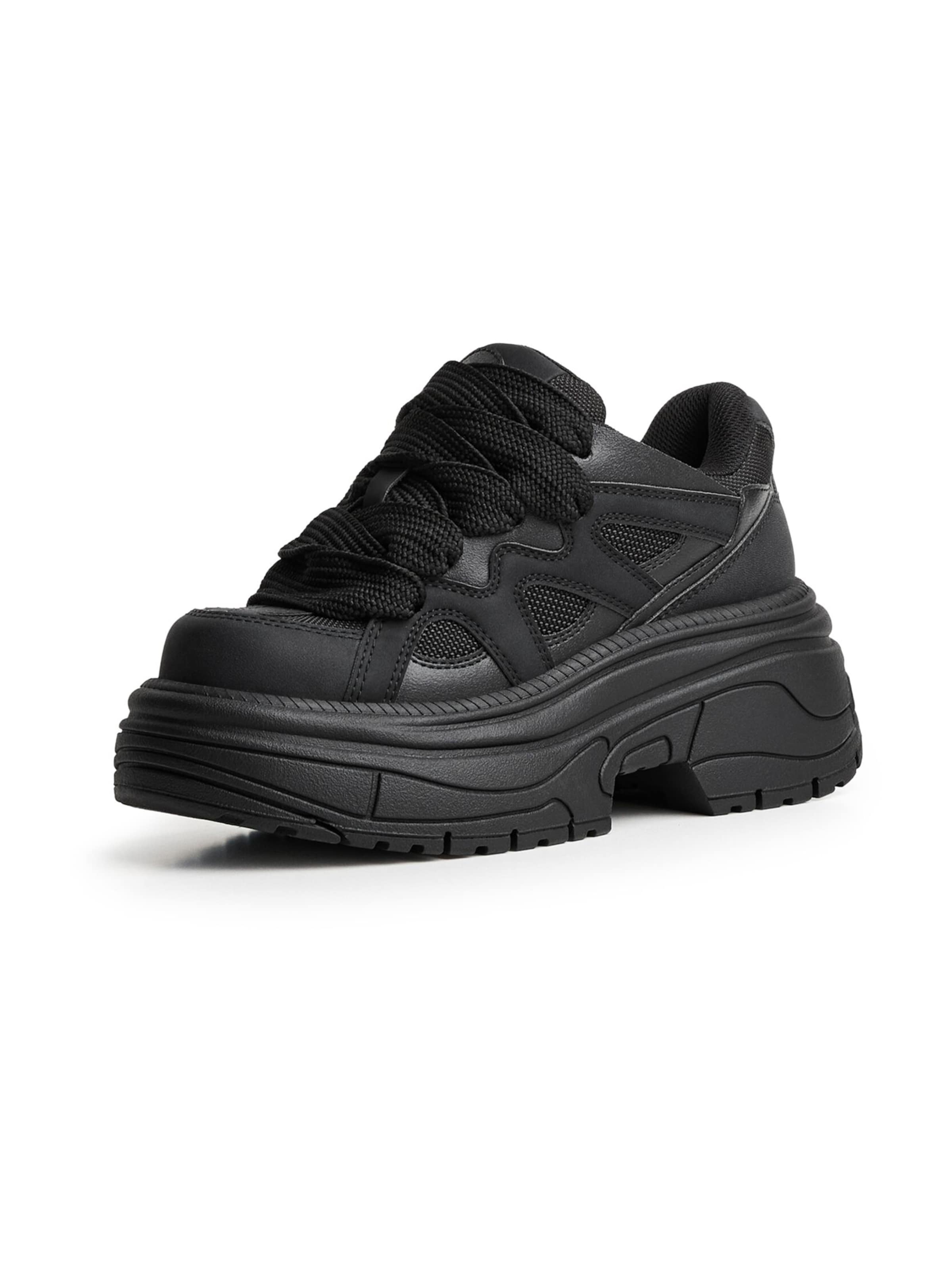 Sneaker bassa Bershka di colore nero, Visualizzazione prodotti