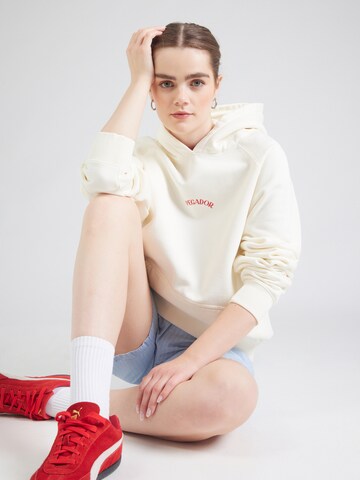 Pegador Sweatshirt 'MALLI' in Beige