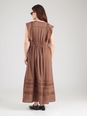 Vero Moda Curve - Vestido 'JULES' en marrón