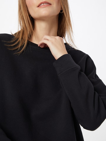 PIECES Sweatshirt 'Chilli' in Schwarz