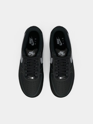 Baskets basses 'AIR FORCE 1 '07 LV8' Nike Sportswear en noir