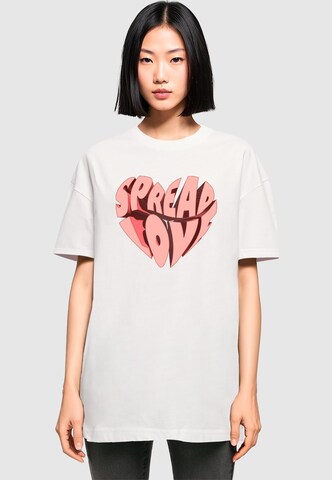 Merchcode Oversized Shirt 'Hugs & Love - Spread Love' in White: front