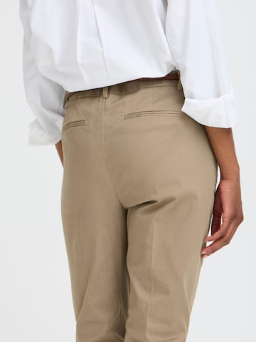 Coupe slim Pantalon chino 'Days' b.young en marron