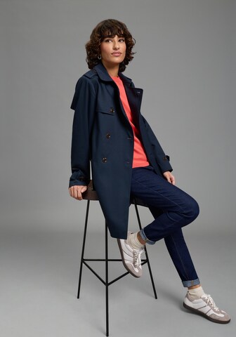 LAURA SCOTT Between-Seasons Coat in Blue