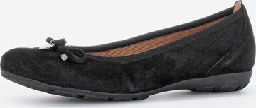 GABOR Ballet Flats in Black: front